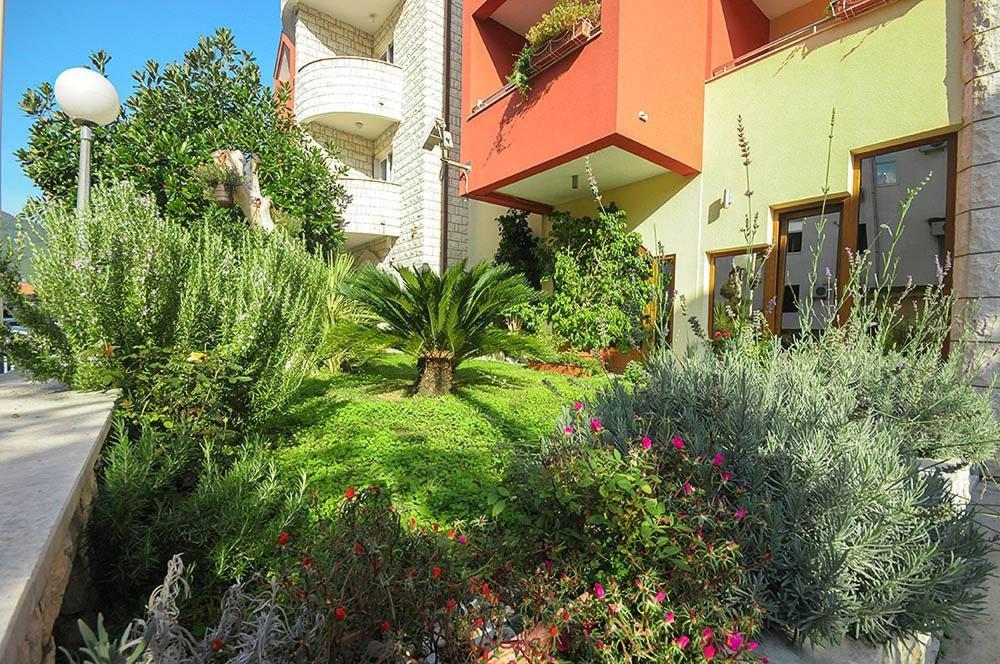 Hotel Aquamarin Budva Exterior photo